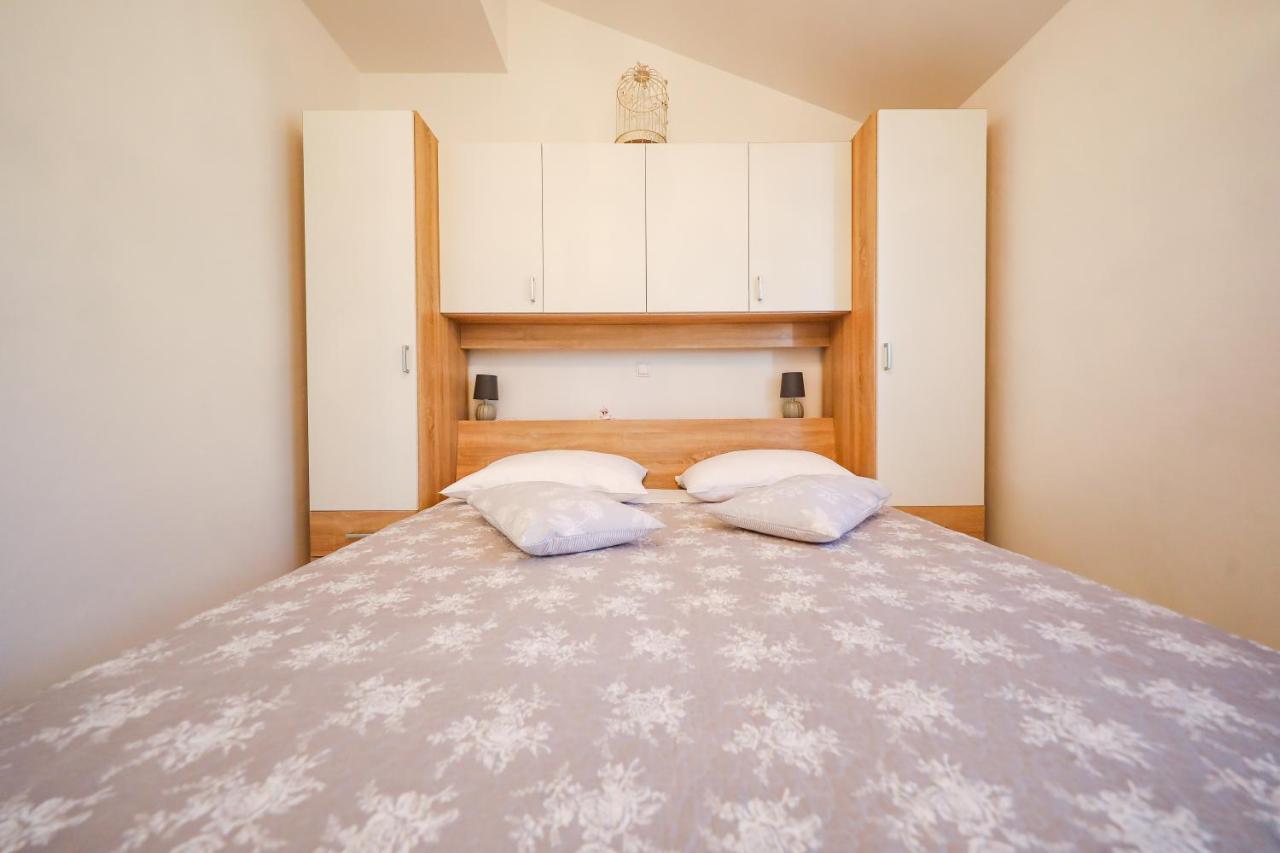 Holiday Home Ana Poljana  Extérieur photo