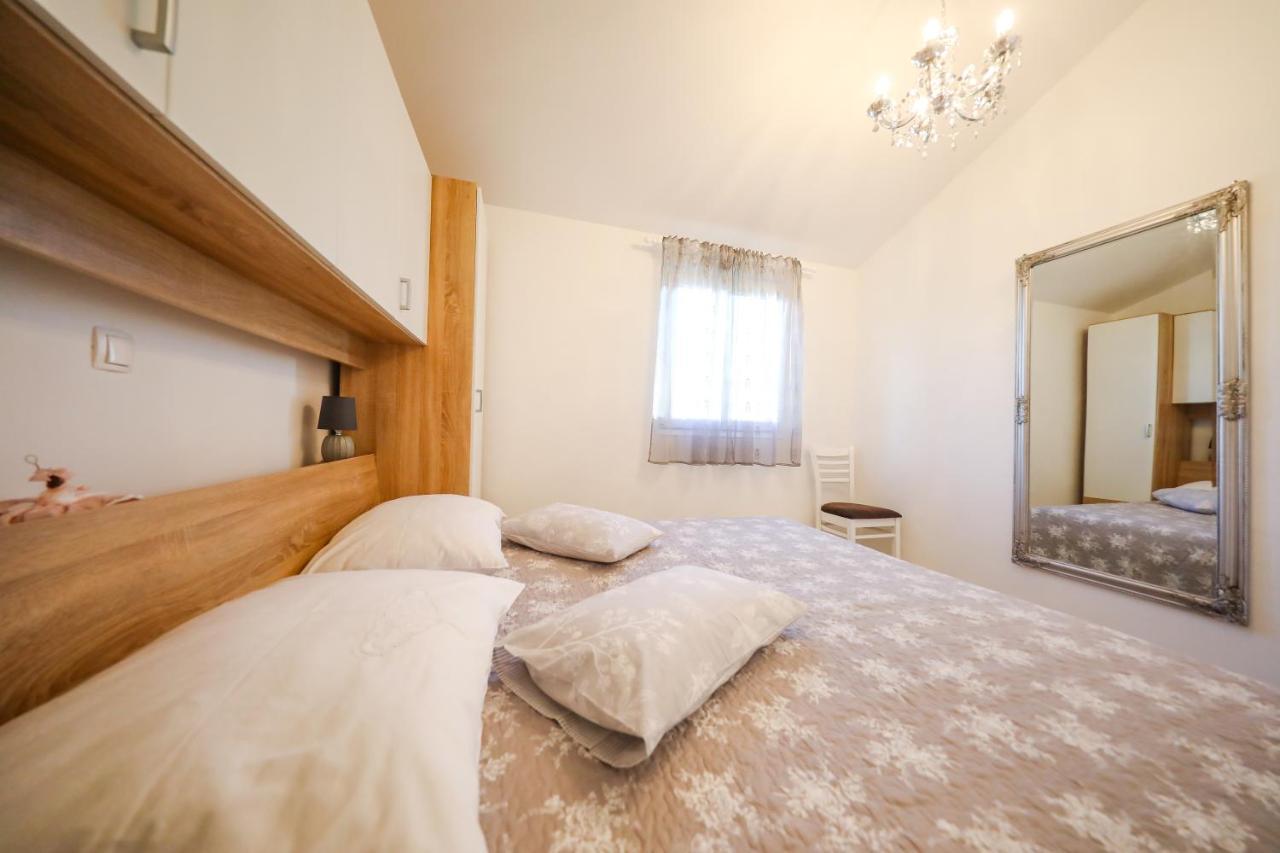 Holiday Home Ana Poljana  Extérieur photo